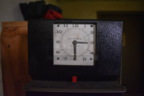 Lathem Metal Commercial Time Clock and 2 Metal Time Card Holders. BUYER MUST REMOVE. 7.5x5.5x10, 4.5x1x37. (dishwasher area) - Image 5 of 7