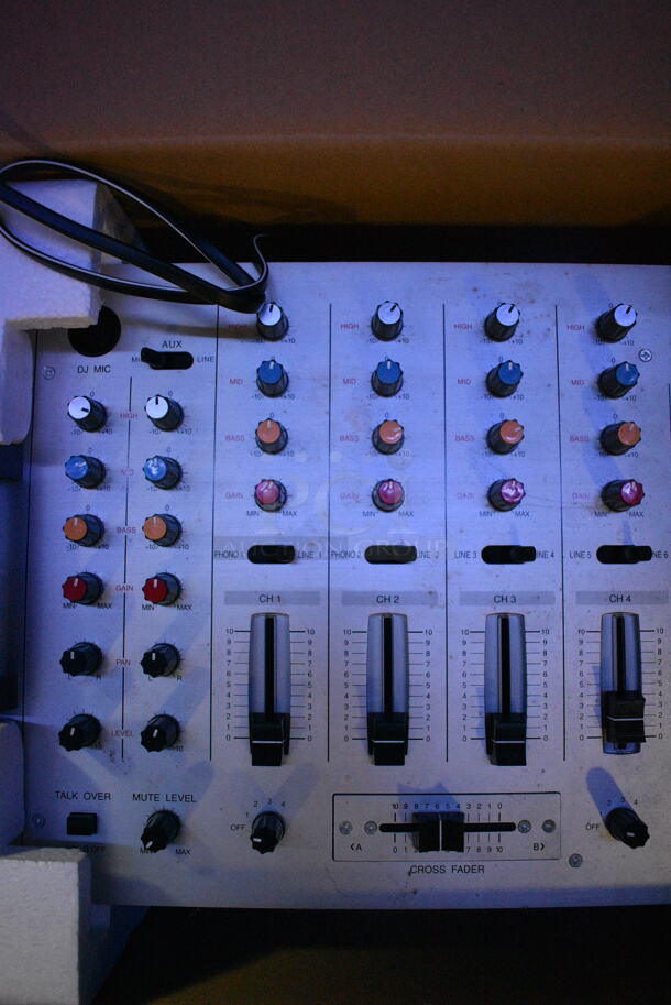 RadioShack Model SSM-1850 Stereo 4 Channel Mixer Equalizer. 20x11x3. (bar) - Image 3 of 6