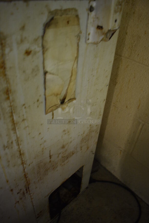 Frigidaire Chest Freezer. BUYER MUST REMOVE. 27x22x34. (basement) - Image 5 of 5