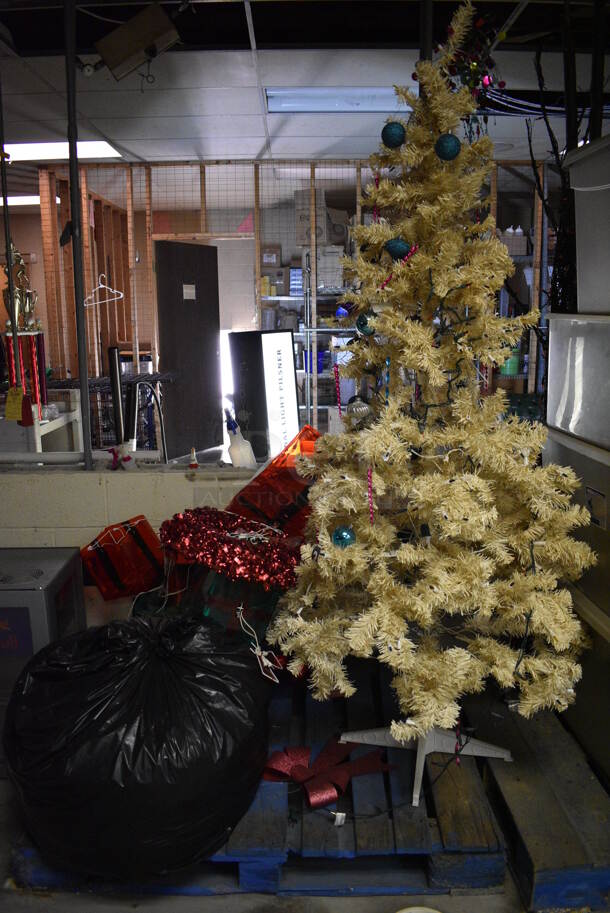 ALL ONE MONEY! Four Pallet Lot of Various Decorations. BUYER MUST REMOVE. (basement) - Image 2 of 7