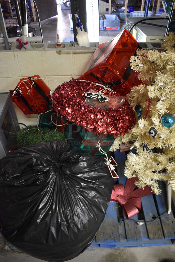 ALL ONE MONEY! Four Pallet Lot of Various Decorations. BUYER MUST REMOVE. (basement) - Image 3 of 7