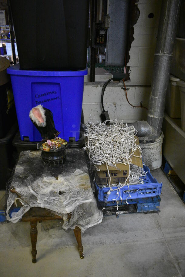 ALL ONE MONEY! Four Pallet Lot of Various Decorations. BUYER MUST REMOVE. (basement) - Image 5 of 7