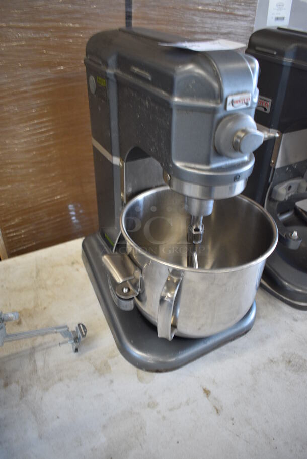 Avantco 177MIX8GY Metal Commercial Countertop 8 Quart Planetary Dough Mixer w/ Stainless Steel Mixing Bowl and Paddle Attachment. 120 Volts, 1 Phase. 12x17x20. Tested and Powers On But Parts Do Not Move - Image 4 of 9