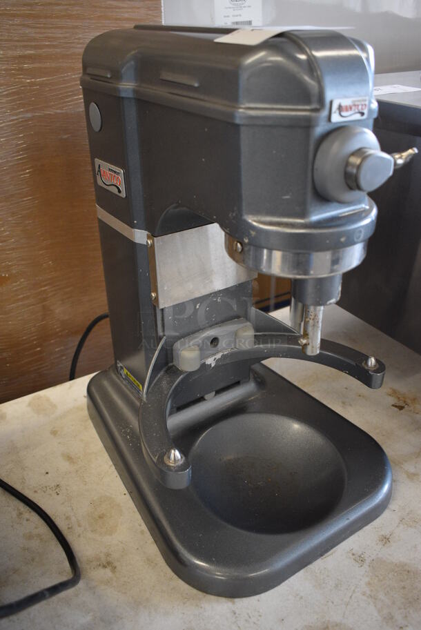Avantco 177MIX8GY Metal Commercial Countertop 8 Quart Planetary Dough Mixer. 120 Volts, 1 Phase. 12x17x20. Tested and Does Not Power On - Image 4 of 6