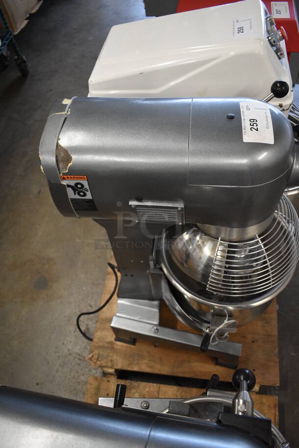 Avantco MX20 Metal Commercial 20 Quart Planetary Dough Mixer w/ Stainless Steel Bowl, Bowl Guard, Whisk and Paddle Attachments. 120 Volts, 1 Phase. 15x21x32. Tested and Working! - Image 5 of 9