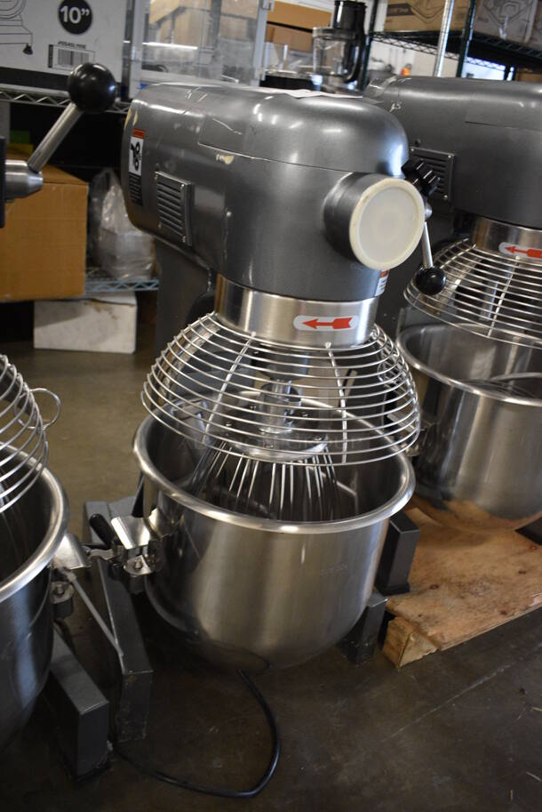 Avantco MX20 Metal Commercial 20 Quart Planetary Dough Mixer w/ Stainless Steel Bowl, Bowl Guard, Whisk and Paddle Attachments. 120 Volts, 1 Phase. 15x21x32. Tested and Working! - Image 4 of 9