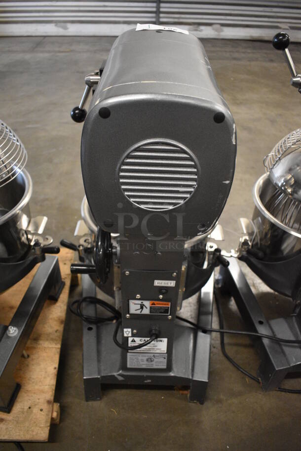 Avantco MX20 Metal Commercial 20 Quart Planetary Dough Mixer w/ Stainless Steel Bowl, Bowl Guard, Whisk and Paddle Attachments. 120 Volts, 1 Phase. 15x21x32. Tested and Working! - Image 7 of 9
