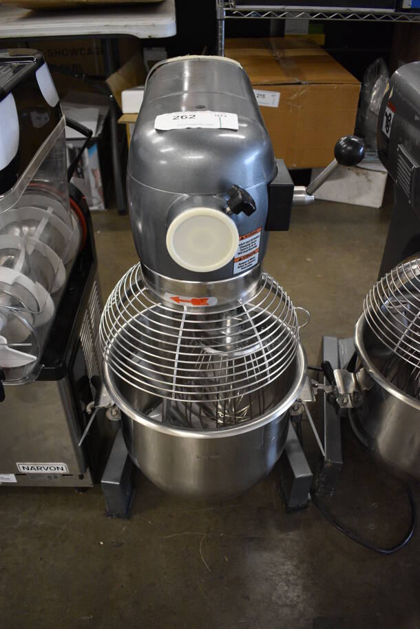 Avantco MX20 Metal Commercial 20 Quart Planetary Dough Mixer w/ Stainless Steel Bowl, Bowl Guard, Whisk and Paddle Attachments. 120 Volts, 1 Phase. 15x21x32. Tested and Working!