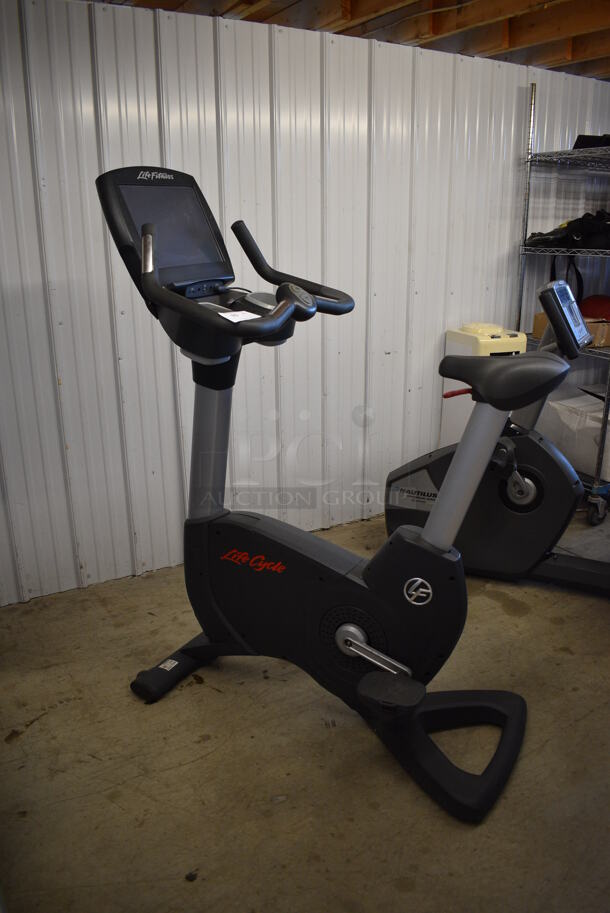 Life Cycle Model 95C Metal Commercial Exercise Bicycle. 23x44x60 - Image 1 of 10