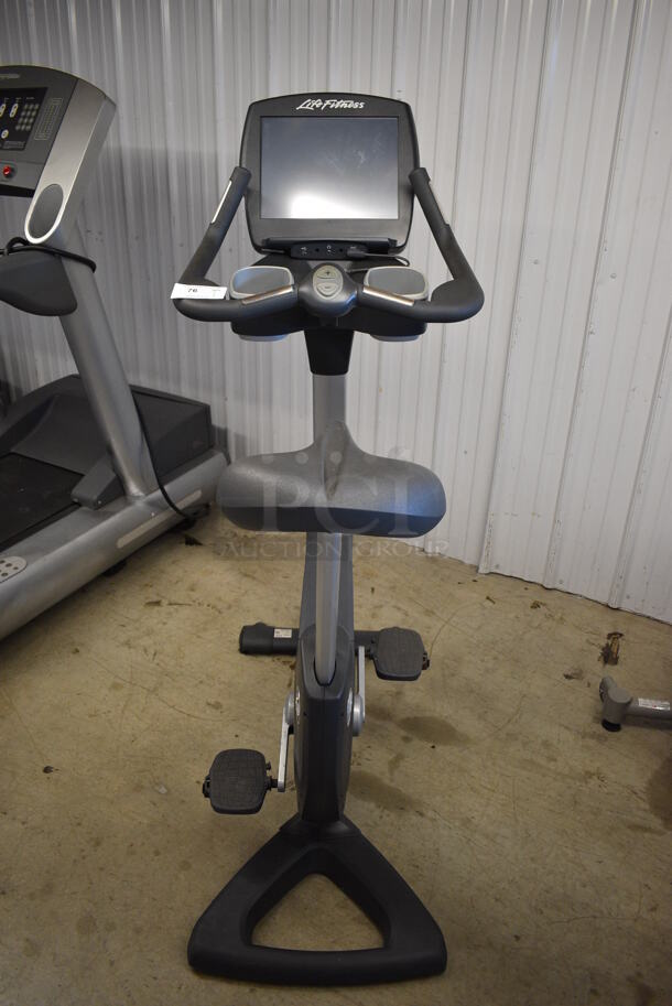 Life Cycle Model 95C Metal Commercial Exercise Bicycle. 23x44x60 - Image 2 of 10