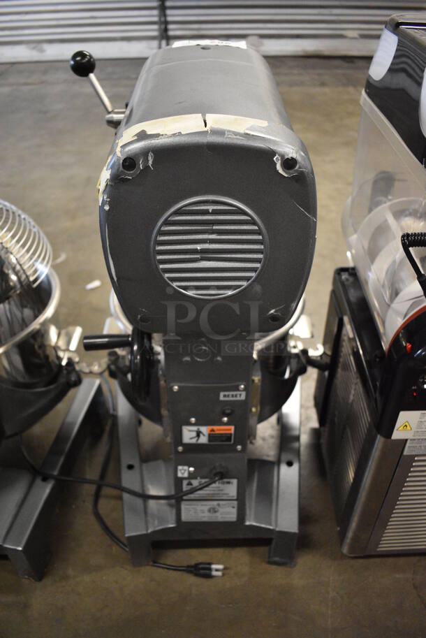 Avantco MX20 Metal Commercial 20 Quart Planetary Dough Mixer w/ Stainless Steel Bowl, Bowl Guard, Whisk and Paddle Attachments. 120 Volts, 1 Phase. 15x21x32. Tested and Working! - Image 7 of 10