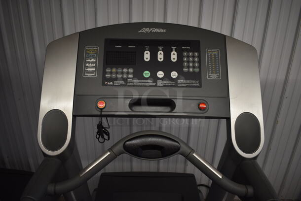 Life Fitness Model 95Ti Metal Commercial Treadmill. 32x84x63. Tested and Working! - Image 3 of 10