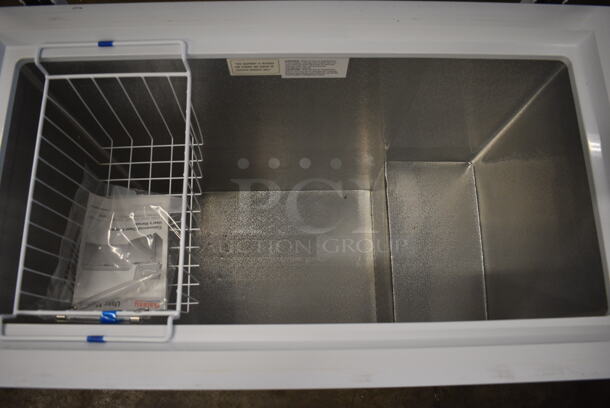Galaxy 177CF7 Chest Freezer. 115 Volts, 1 Phase. 38x21x33.5. Tested and Powers On But Does Not Get Cold - Image 4 of 8