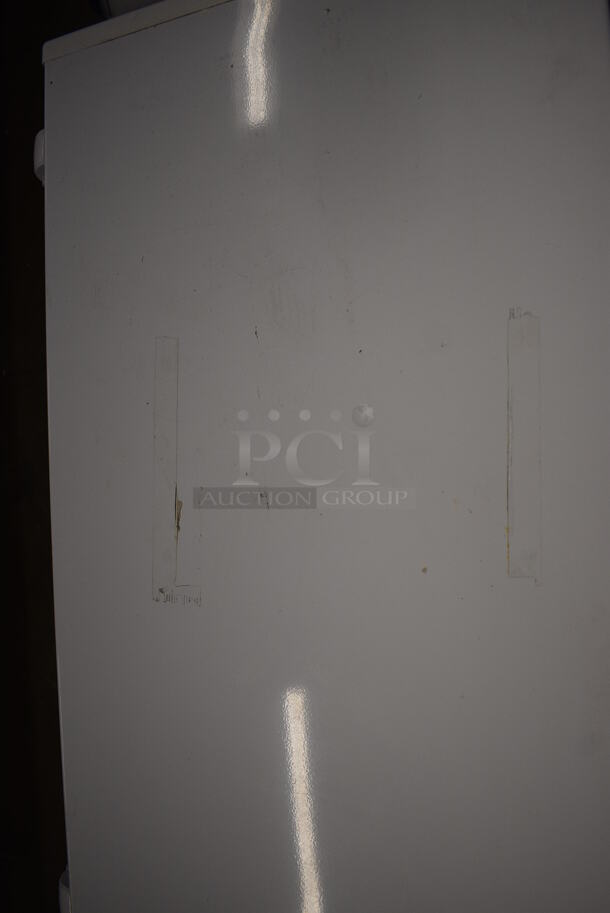 Galaxy 177CF7 Chest Freezer. 115 Volts, 1 Phase. 38x21x33.5. Tested and Powers On But Does Not Get Cold - Image 6 of 8