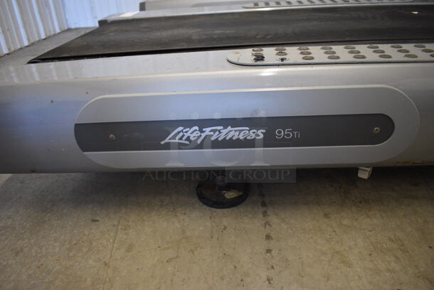 Life Fitness Model 95Ti Metal Commercial Treadmill. 32x84x63. Tested and Working! - Image 8 of 10