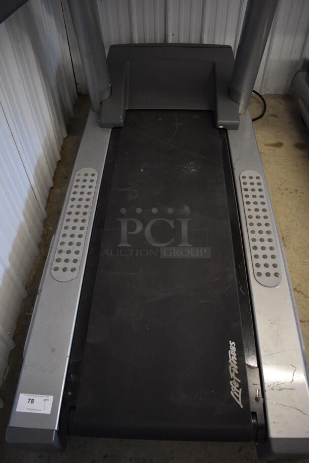 Life Fitness Model 95Ti Metal Commercial Treadmill. 32x84x63. Tested and Working! - Image 3 of 9