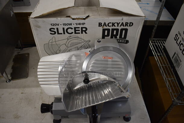 BRAND NEW IN BOX! Backyard Pro MS-106115A Stainless Steel Commercial Countertop Meat Slicer w/ Blade Sharpener. 120 Volts, 1 Phase. 21x18x17. Tested and Working! - Image 4 of 7