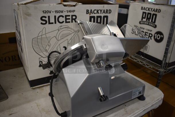 BRAND NEW IN BOX! Backyard Pro MS-106115A Stainless Steel Commercial Countertop Meat Slicer w/ Blade Sharpener. 120 Volts, 1 Phase. 21x18x17. Tested and Working! - Image 7 of 7