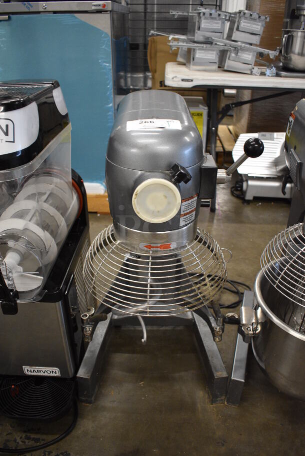 Avantco MX20 Metal Commercial 20 Quart Planetary Dough Mixer w/ Bowl Guard. 120 Volts, 1 Phase. 15x21x32. Tested and Working!