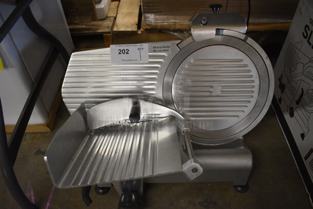 BRAND NEW IN BOX! Avantco 177SL312 Stainless Steel Commercial Countertop Meat Slicer w/ Blade Sharpener. 120 Volts, 1 Phase. 26x20x20. Tested and Working! - Image 2 of 7