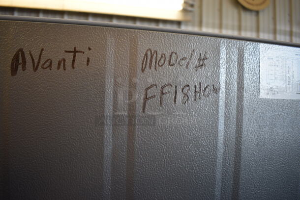 Avanti Model FF18HOW White Cooler and Freezer Combo Unit. 29.5x29.5x67. Tested and Working! - Image 4 of 8