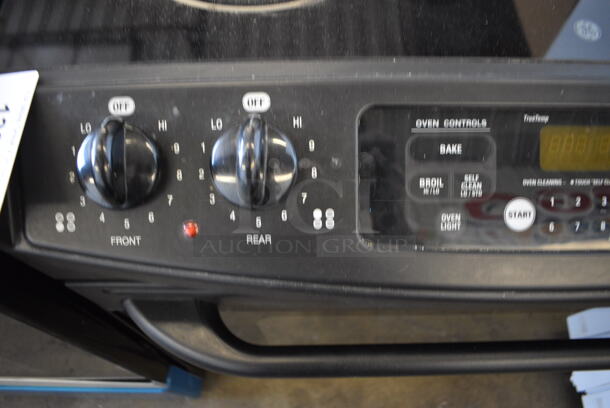 General Electric Model JSP42BOK3BB Metal Electric Powered 4 Burner Range w/ Oven. 208 Volts, 1 Phase. 32x27x35.5 - Image 6 of 9