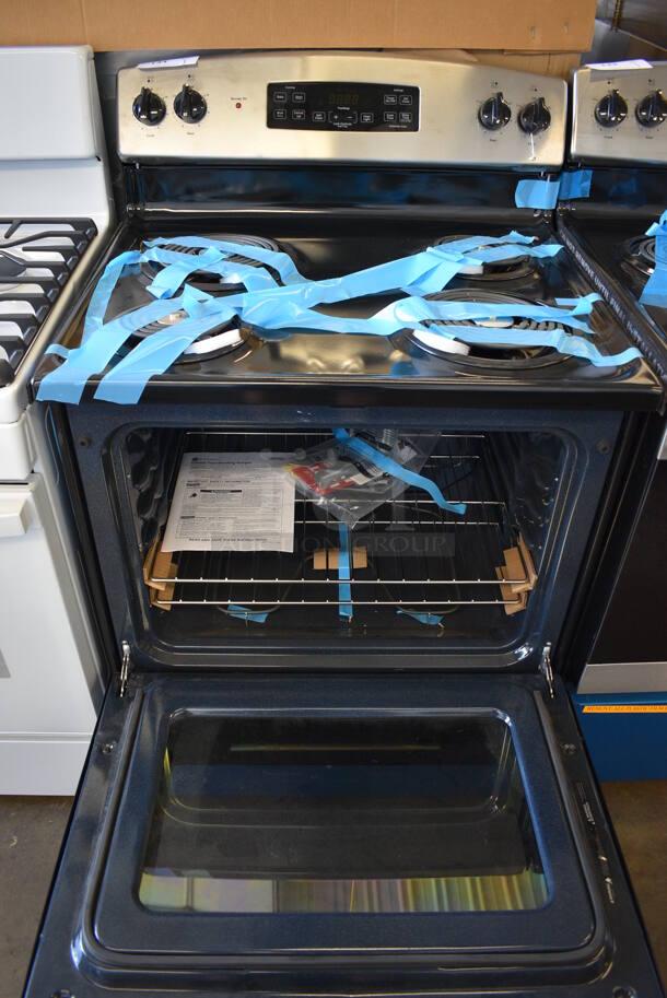 BRAND NEW SCRATCH AND DENT! General Electric Stainless Steel Electric Powered 4 Burner Range w/ Oven. 208 Volts, 1 Phase. 30x27x46.5 - Image 2 of 6