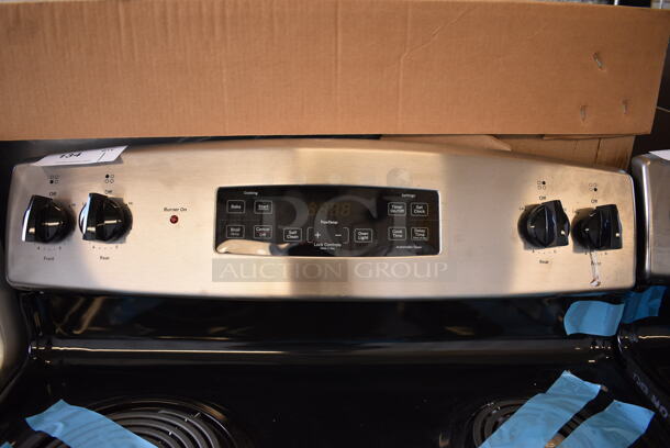 BRAND NEW SCRATCH AND DENT! General Electric Stainless Steel Electric Powered 4 Burner Range w/ Oven. 208 Volts, 1 Phase. 30x27x46.5 - Image 5 of 6