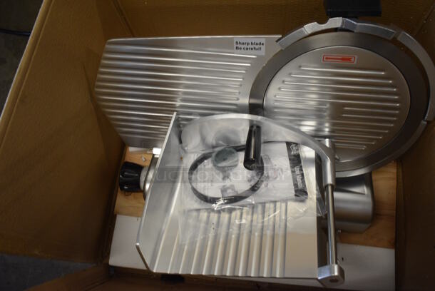 BRAND NEW IN BOX! Avantco SL312 Stainless Steel Commercial Countertop Meat Slicer. 22x18x17. Tested and Working! - Image 4 of 7