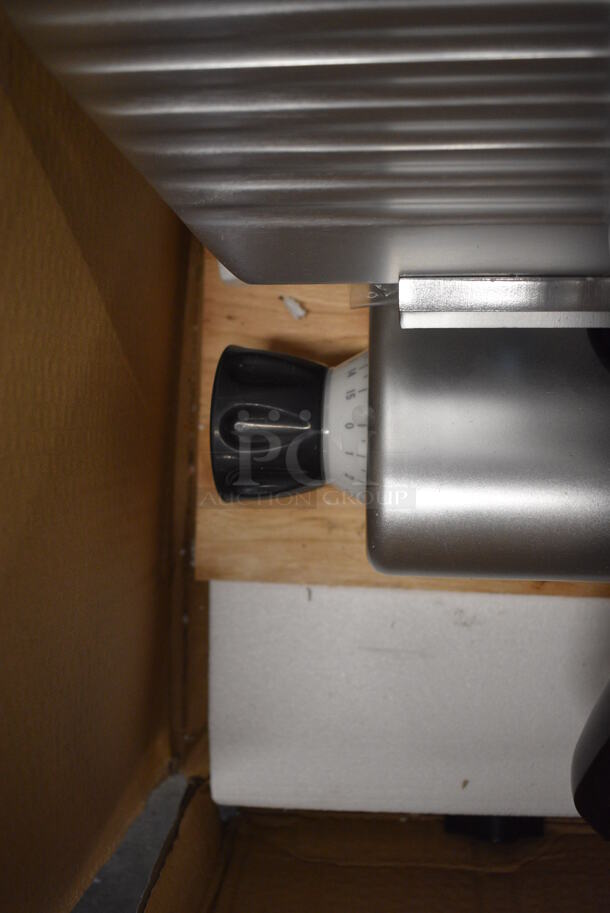 BRAND NEW IN BOX! Avantco SL312 Stainless Steel Commercial Countertop Meat Slicer. 22x18x17. Tested and Working! - Image 7 of 7