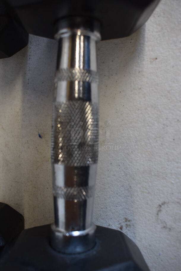 2 Black and Chrome Metal 12 Pound Hex Dumbbells. 11.5x4.5x3.5. 2 Times Your Bid! - Image 2 of 4