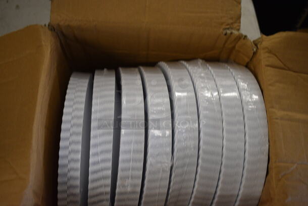 Box of BRAND NEW Visions 10" Round Plastic Plates - Image 3 of 5