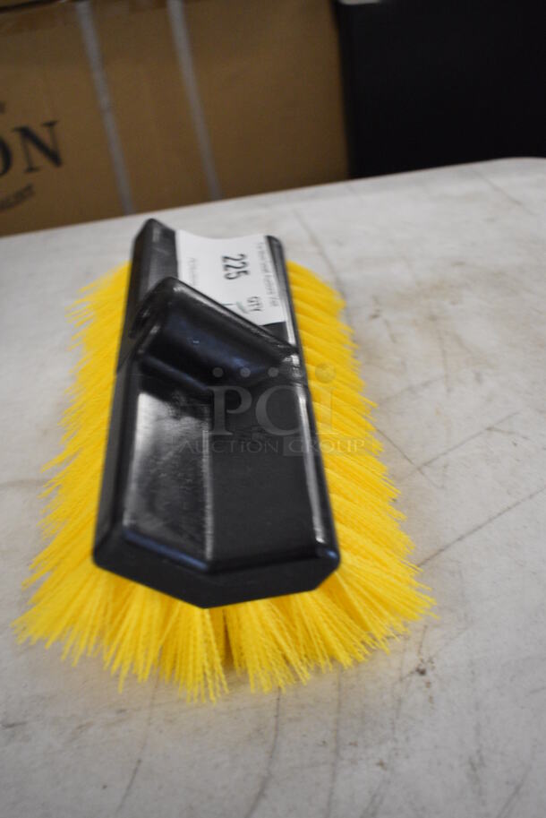 5 BRAND NEW! Black and Yellow Brush Heads. 10x6x3. 5 Times Your Bid! - Image 6 of 6