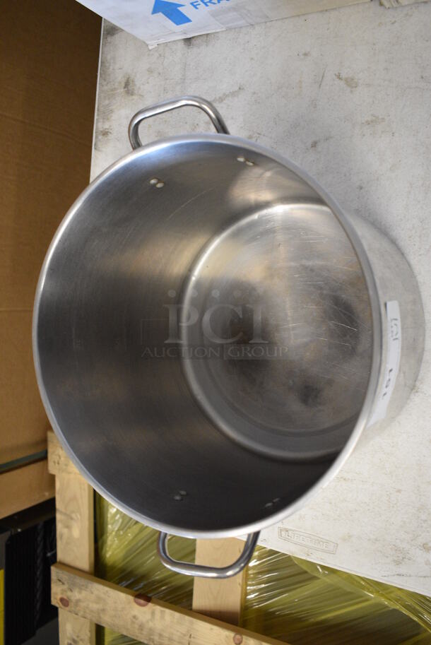 Metal Stock Pot w/ Lid. 15.5x13x10 - Image 3 of 4