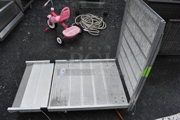 Metal Cart on Commercial Casters. 27x47x40 - Image 3 of 4