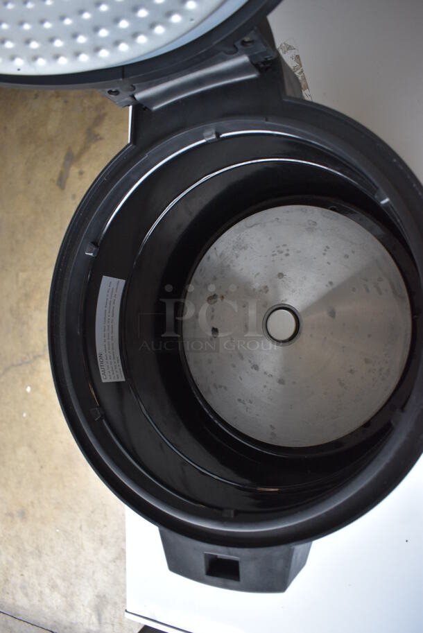 2021 Avantco 177RC60 Stainless Steel Commercial Countertop Rice Cooker. 120 Volts, 1 Phase. 19x17x15 - Image 5 of 7