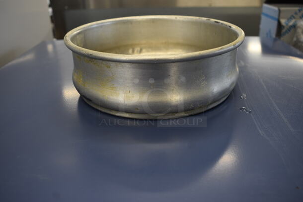 30 Metal Round Baking Pans. 8x8x3. 30 Times Your Bid! - Image 5 of 6