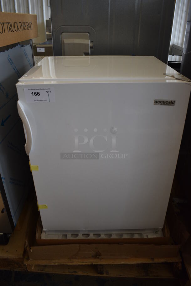 BRAND NEW! 2017 Summit FF7BIADA Metal Mini Cooler. 120 Volts, 1 Phase. 23x22x33. Tested and Working! - Image 1 of 6