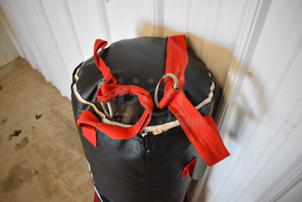 Everlast Black and Red Punching Bag. 15x15x40 - Image 5 of 6