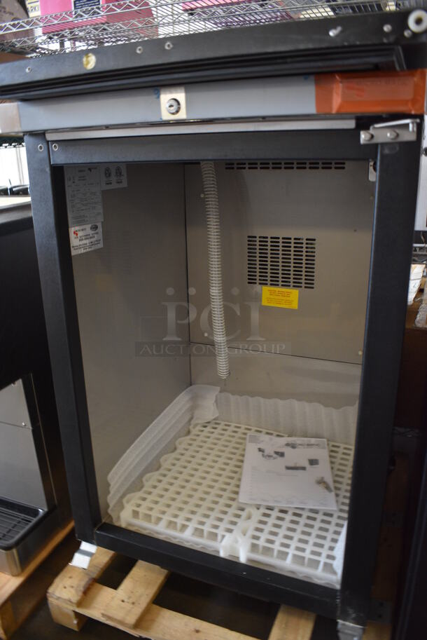 BRAND NEW SCRATCH AND DENT! 2019 Micro Matic Model MDD 23 E Stainless Steel Single Door Direct Draw Kegerator. Door Needs To Be Reattached. 115 Volts, 1 Phase. 25x28x39. Tested and Working! - Image 4 of 6