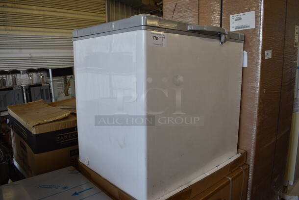 BRAND NEW! XS246YBL Metal Commercial Chest Freezer Merchandiser w/ Poly Coated Baskets. 110 Volts, 1 Phase. 33x25x33. Tested and Working! - Image 3 of 6