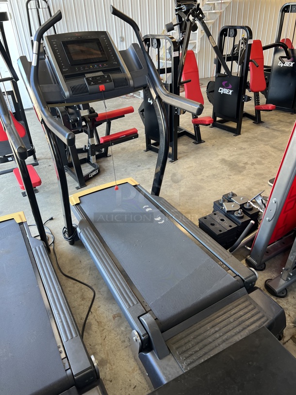 Freemotion Model FMTK74810.7 i11.9 Incline Trainer Treadmill. 110-120 Volts, 1 Phase. 37x78x72. Tested and Working! - Image 2 of 10