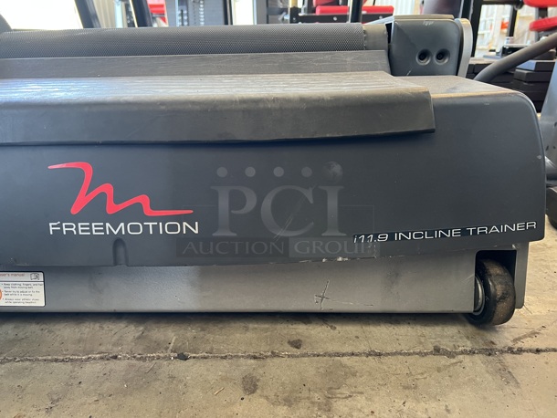 Freemotion Model FMTK74810.7 i11.9 Incline Trainer Treadmill. 110-120 Volts, 1 Phase. 37x78x72. Tested and Working! - Image 4 of 10