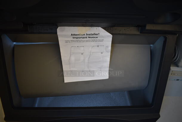 Metal Commercial Ice Machine Bin. 30.5x33.5x31 - Image 6 of 7