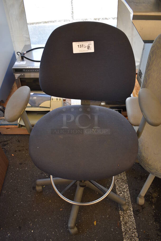 6 Various Office Chairs on Casters. Includes 27x20x42. 6 Times Your Bid! - Image 2 of 8