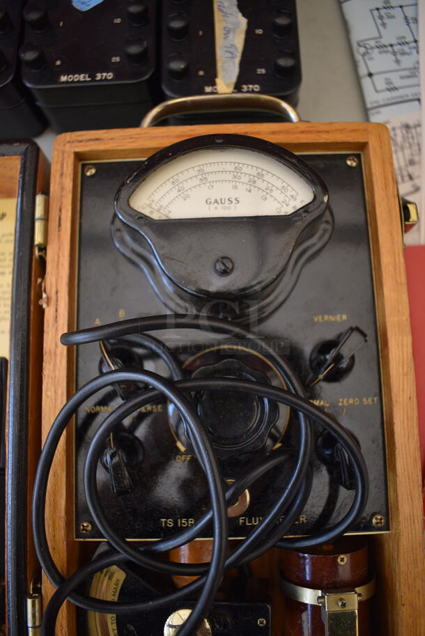 Gauss TS 15B/AP Metal Flux Meter in Wooden Case. 10.5x6.5x5 - Image 2 of 7