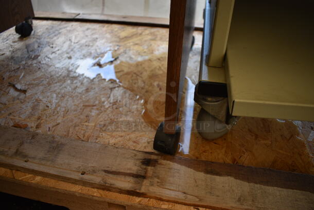 Wood Pattern Desk on Casters. 28x24x32 - Image 4 of 4
