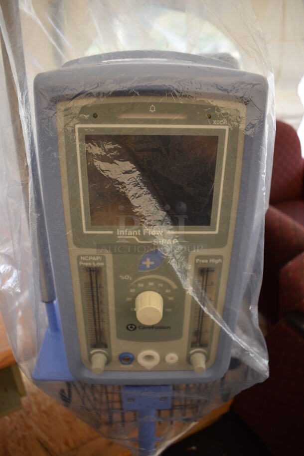 CareFusion XDCR Infant Flow SiPAP nCPAP Machine on Casters. 22x22x65 - Image 7 of 11