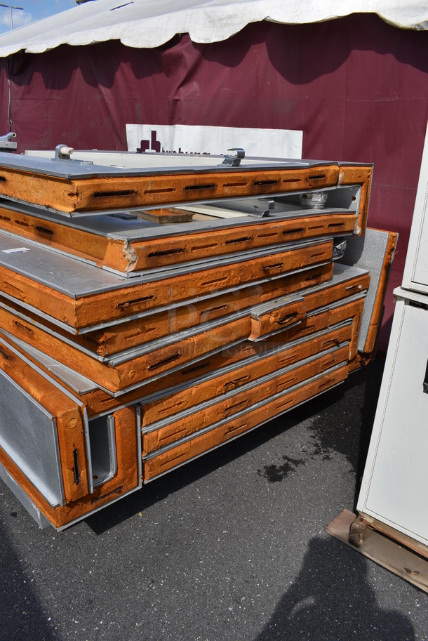 ALL ONE MONEY! Lot of Various Walk In Box Panels; Two Kolpak 4x8 Doors, Six 4x8 Wall Panels, Three 2x8 Wall Panels, Two 1x8 Wall Panels, 8 1x1 Corner Panels, Four 4x8 Ceiling Panels and One 6x6 Ceiling Panel. - Image 3 of 10