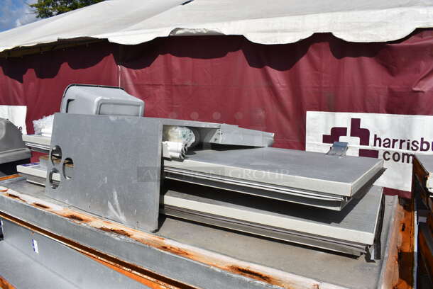 ALL ONE MONEY! Lot of Various Walk In Box Panels; Two Kolpak 4x8 Doors, Six 4x8 Wall Panels, Three 2x8 Wall Panels, Two 1x8 Wall Panels, 8 1x1 Corner Panels, Four 4x8 Ceiling Panels and One 6x6 Ceiling Panel. - Image 4 of 10